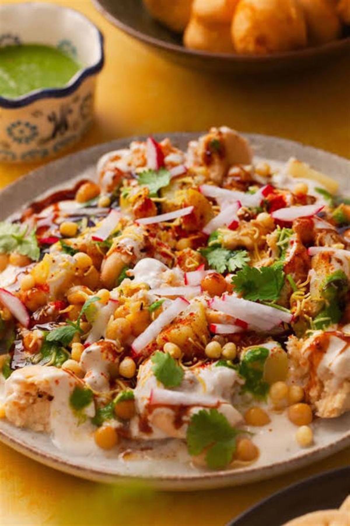 Dahi bhalla papdi, Banaras counter