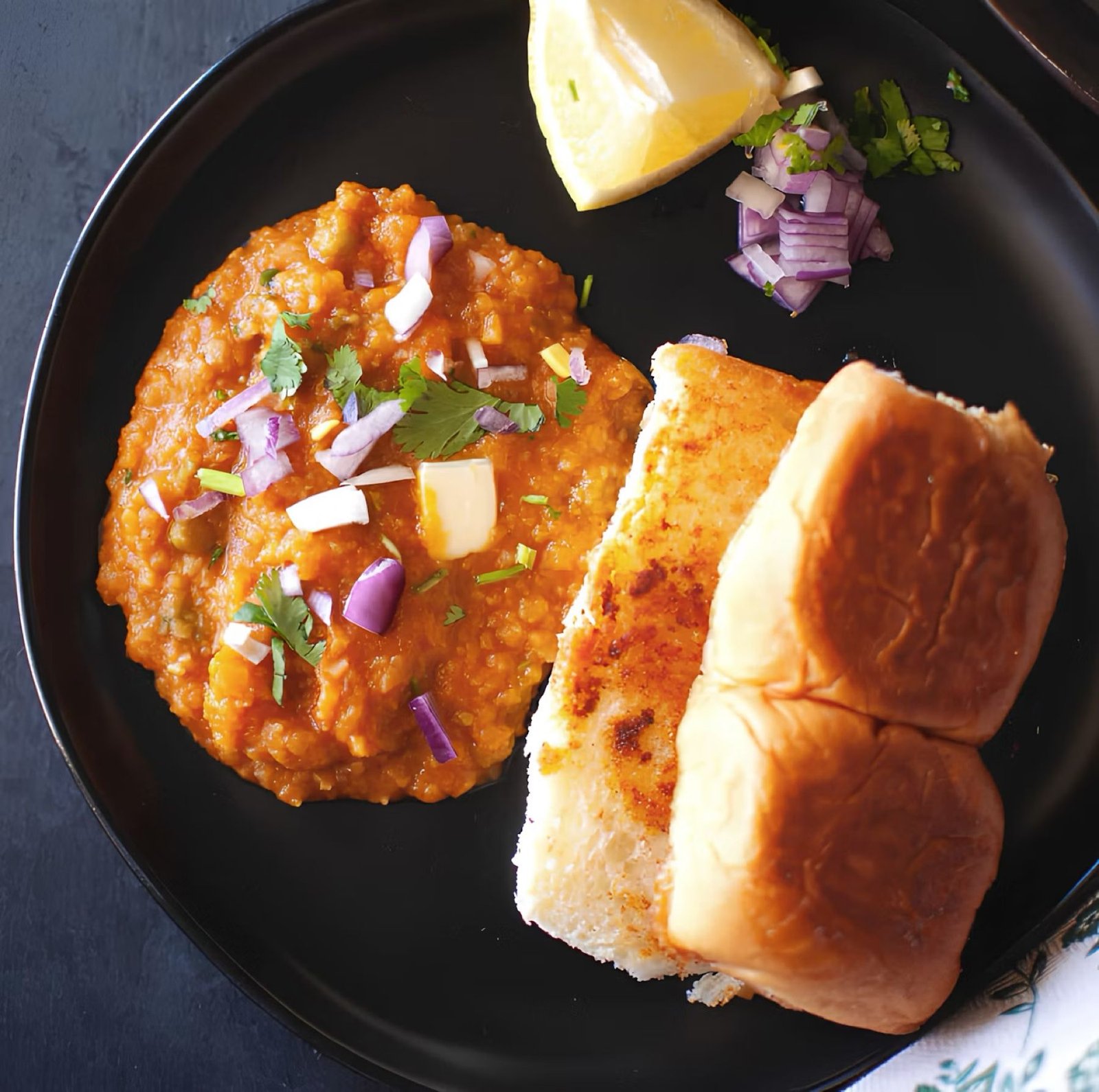 Pav bhaji, Bombai counter